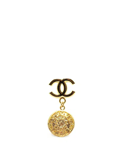 Pre-owned Chanel 1995 Gold Plated Cc Medallion Brooch Costume Brooch