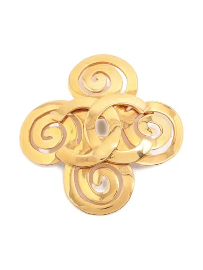 Pre-owned Chanel 1995 Interlocking Cc Spiral-embellished Brooch In Gold