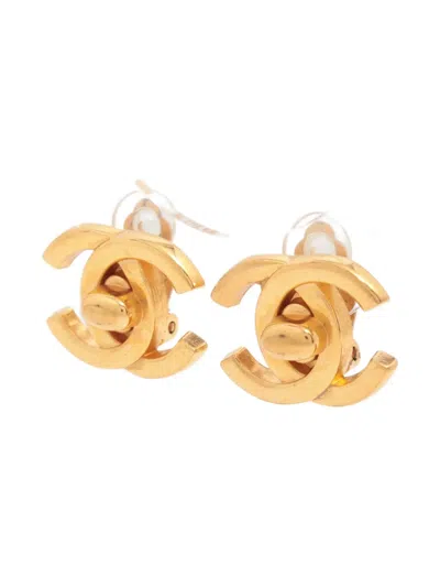 Pre-owned Chanel 1995 Interlocking Cc Turn-lock Earrings In Gold
