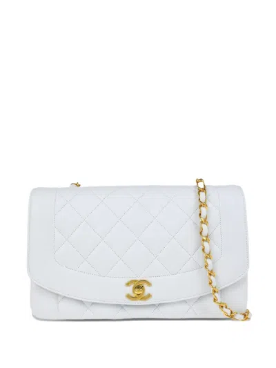 Pre-owned Chanel 1995 Medium Diana Shoulder Bag In White