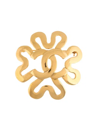 Pre-owned Chanel 1995  Flower Motif Cc Brooch In Gold