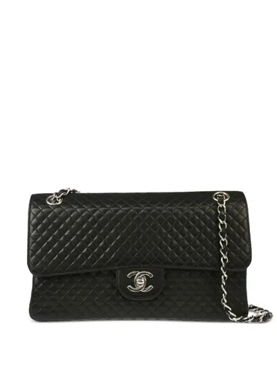 Pre-owned Chanel 1995 Small Classic Flap Shoulder Bag In Black