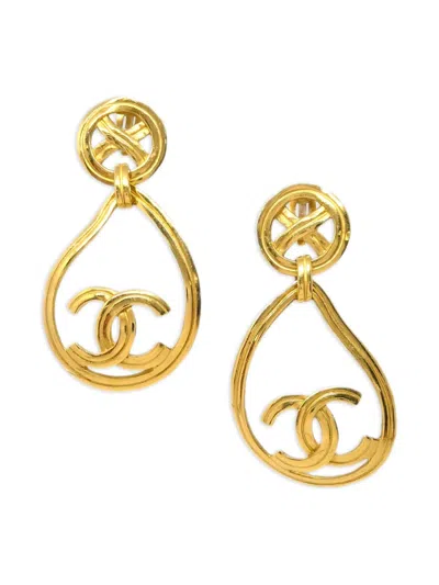 Pre-owned Chanel 1996 Cc Clip-on Earrings In Gold