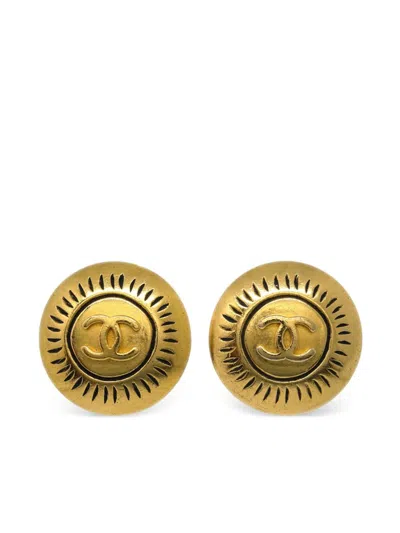 Pre-owned Chanel 1996 Cc Clip-on Earrings In Gold