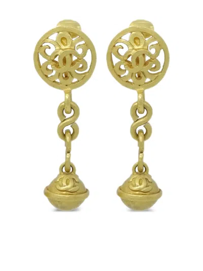 Pre-owned Chanel 1996 Cc Dangle Clip-on Earrings In Gold