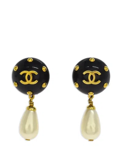 Pre-owned Chanel 1996 Cc Dangle Earrings In Gold
