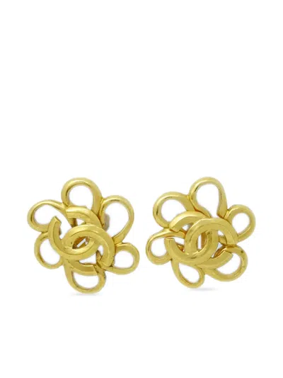 Pre-owned Chanel 1996 Cc Flower Clip-on Earrings In Gold