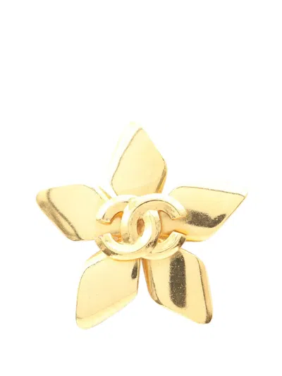 Pre-owned Chanel 1996 Cc Gold Plated Flower Star Brooch Costume Brooch