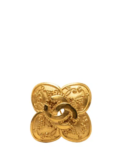 Pre-owned Chanel 1996 Cc Gold Plated Grapevine Clover Brooch Costume Brooch