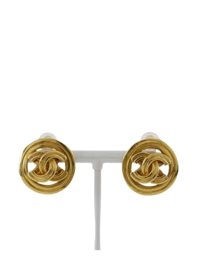 Pre-owned Chanel 1996 Cc Gold Plated Round Clip On Earrings Costume Earrings