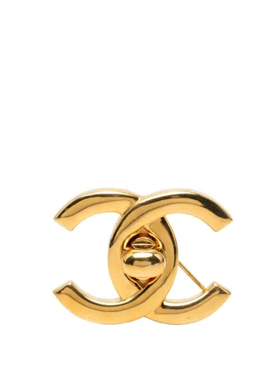 Pre-owned Chanel 1996 Cc Gold Plated Turn Lock Brooch Costume Brooch