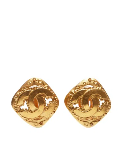 Pre-owned Chanel 1996 Cc Logo Clip-on Earrings In Gold