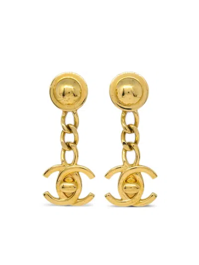 Pre-owned Chanel 1996 Cc Turnlock Clip-on Drop Earrings In 金色
