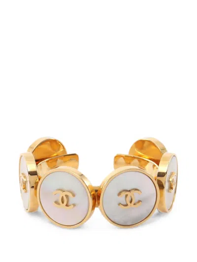 Pre-owned Chanel 1996 Coco Mark Shell Bracelet In Gold