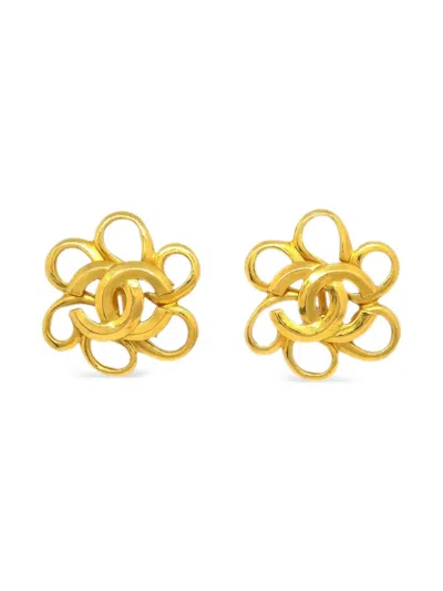 Pre-owned Chanel 1996 Flower Earrings In Gold