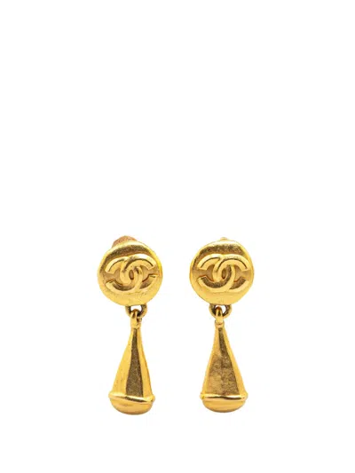 Pre-owned Chanel 1996 Gold Plated Cc Drop Clip On Earrings Costume Earrings