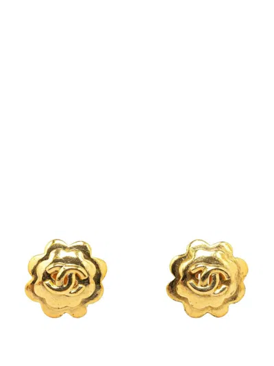 Pre-owned Chanel 1996 Gold Plated Cc Flower Clip On Costume Earrings