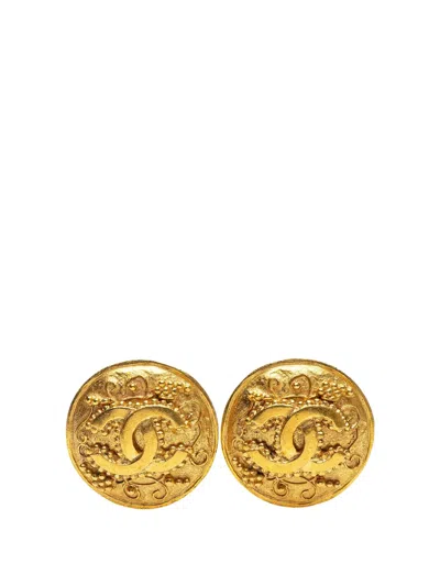 Pre-owned Chanel 1996 Gold Plated Cc Grapevine Round Clip On Earrings Costume Earrings