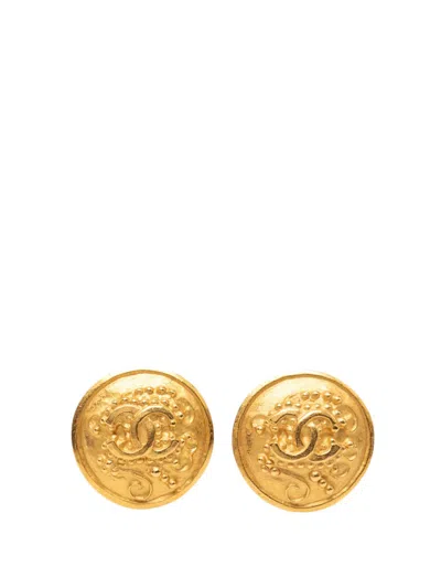 Pre-owned Chanel 1996 Gold Plated Cc Grapevine Round Clip On Earrings Costume Earrings