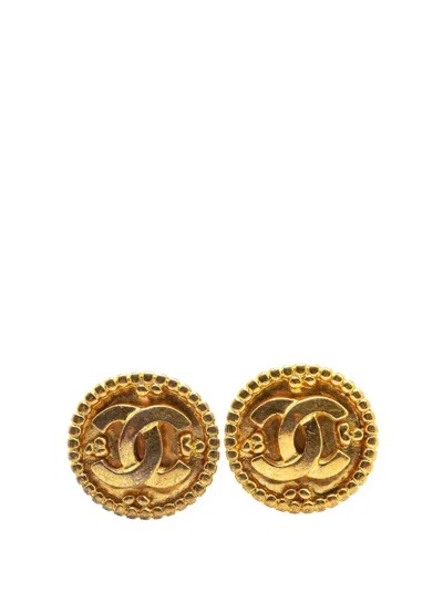 Pre-owned Chanel 1996 Gold Plated Cc Round Clip On Earrings Costume Earrings