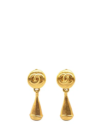 Pre-owned Chanel 1996 Gold Plated Cc Teardrop Clip On Earrings Costume Earrings