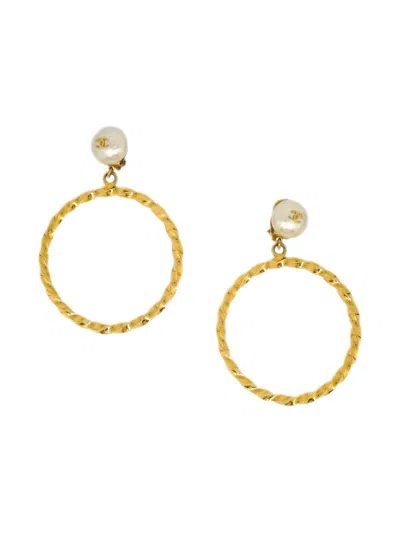 Pre-owned Chanel 1996 Hoop Clip-on Earrings In Gold