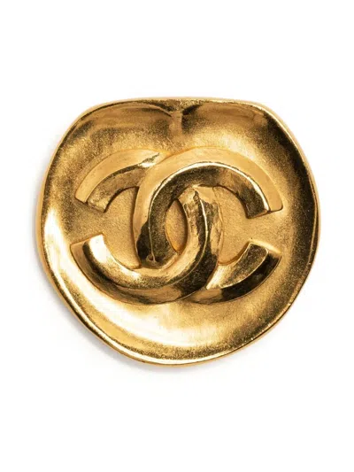 Pre-owned Chanel 1996 Logo Brooch In Gold