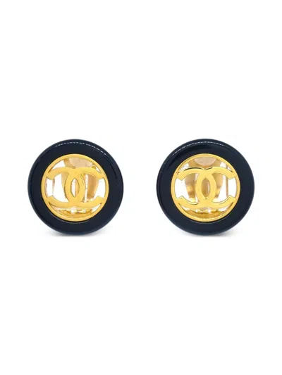 Pre-owned Chanel 1997 Button Earrings In Gold