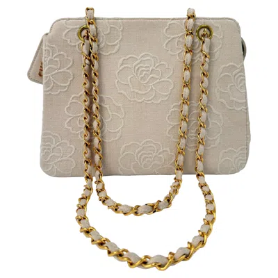 Pre-owned Chanel 1997 Camellia Ivory Linen Tote Bag In White