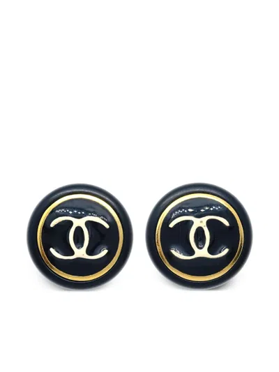 Pre-owned Chanel 1997 Cc Button Clip-on Earrings In Black