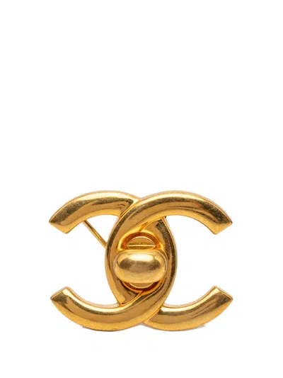 Pre-owned Chanel 1997 Cc Gold Plated Turn Lock Brooch Costume Brooch