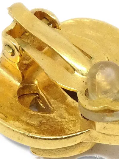 Pre-owned Chanel 1997 Cc-logo Clip-on Earrings In Gold