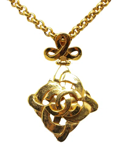 Pre-owned Chanel 1997 Gold Plated Cc Pendant Costume Necklace