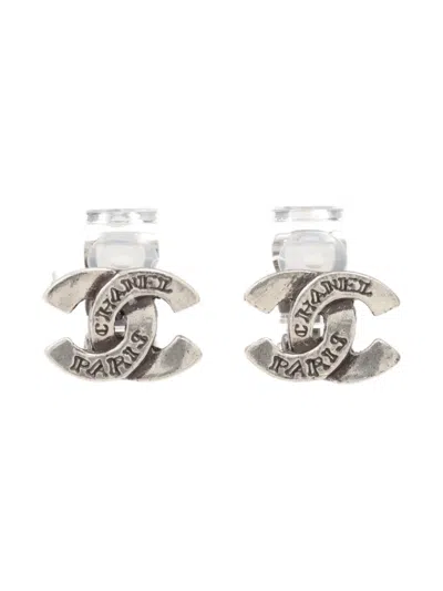 Pre-owned Chanel 1999 Interlocking-cc Clip-on Earrings In Silver