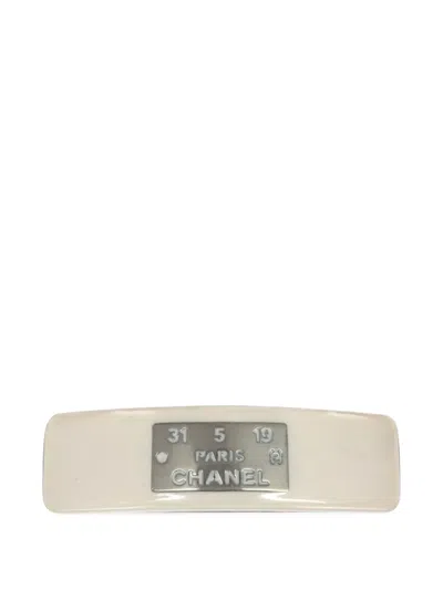 Pre-owned Chanel 1999 Logo-plaque Hair Clip In White