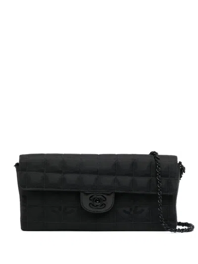 Pre-owned Chanel 2000-2001 New Travel Line Choco Bar East West Shoulder Bag In Black