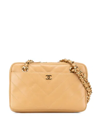 Pre-owned Chanel 2000-2002 Cc Chevron Quilted Lambskin Chain Shoulder Bag In Brown
