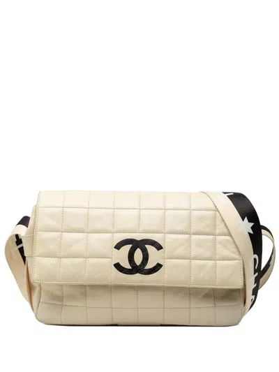 Pre-owned Chanel 2000-2002 Chocolate Bar Lambskin Sport Line Crossbody Bag In White