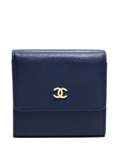 Pre-owned Chanel 2000-2002 Interlocking Cc Wallet In Blue