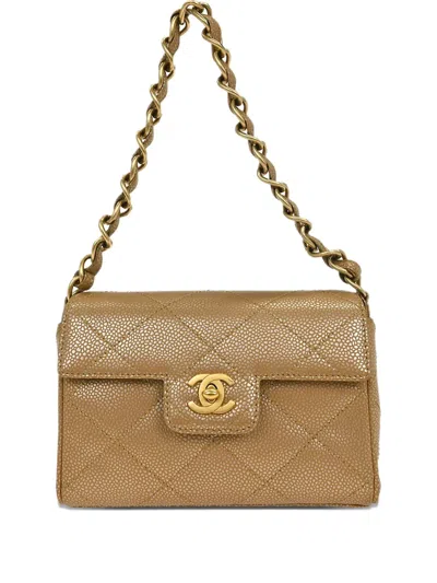 Pre-owned Chanel 2000 Caviar Quilted Handbag In Neutral