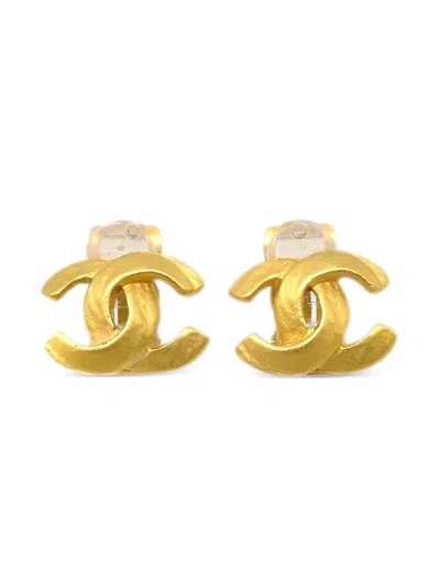 Pre-owned Chanel 2000 Cc Logo Clip-on Earrings In Gold