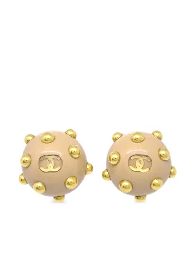 Pre-owned Chanel 2000 Cc Studded Clip-on Earrings In Gold