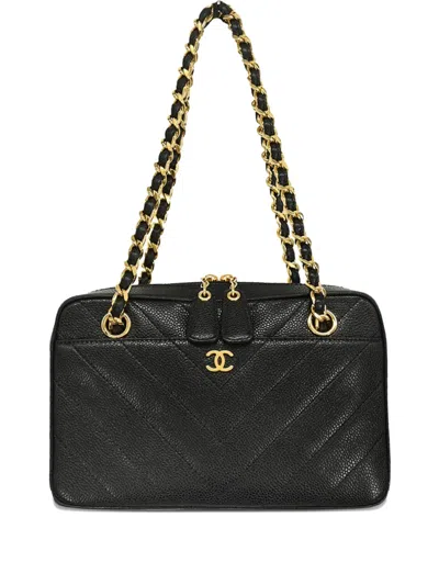 Pre-owned Chanel 2000 Chevron Shoulder Bag In Black
