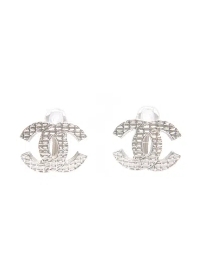 Pre-owned Chanel 2000 Coco Mark Clip-on Earrings In Silver