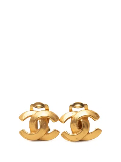 Pre-owned Chanel 2000 Gold Plated Cc Clip On Earrings Costume Earrings