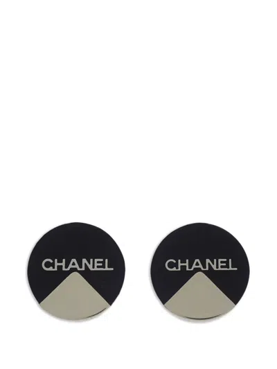 Pre-owned Chanel 2000 Logo-detail Clip-on Earrings In Black