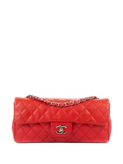 Pre-owned Chanel 2000 Quilted Shoulder Bag In Red