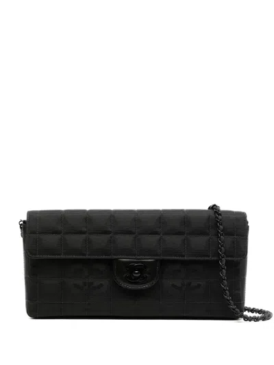 Pre-owned Chanel 2000 Travel Line East West Shoulder Bag In Grey