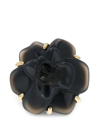 Pre-owned Chanel 2000s Camelia Chalcedony Ring In Gold