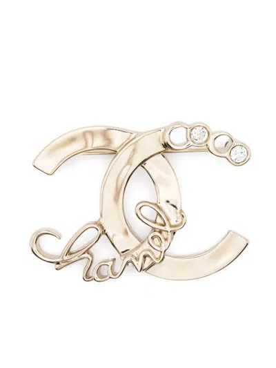 Pre-owned Chanel 2000s Cc Crystal-embellished Brooch In Gold